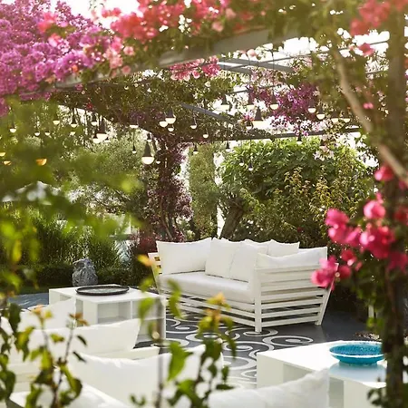 Gebze Sleeps 24 With Pool And Air Con * Golturkbuku